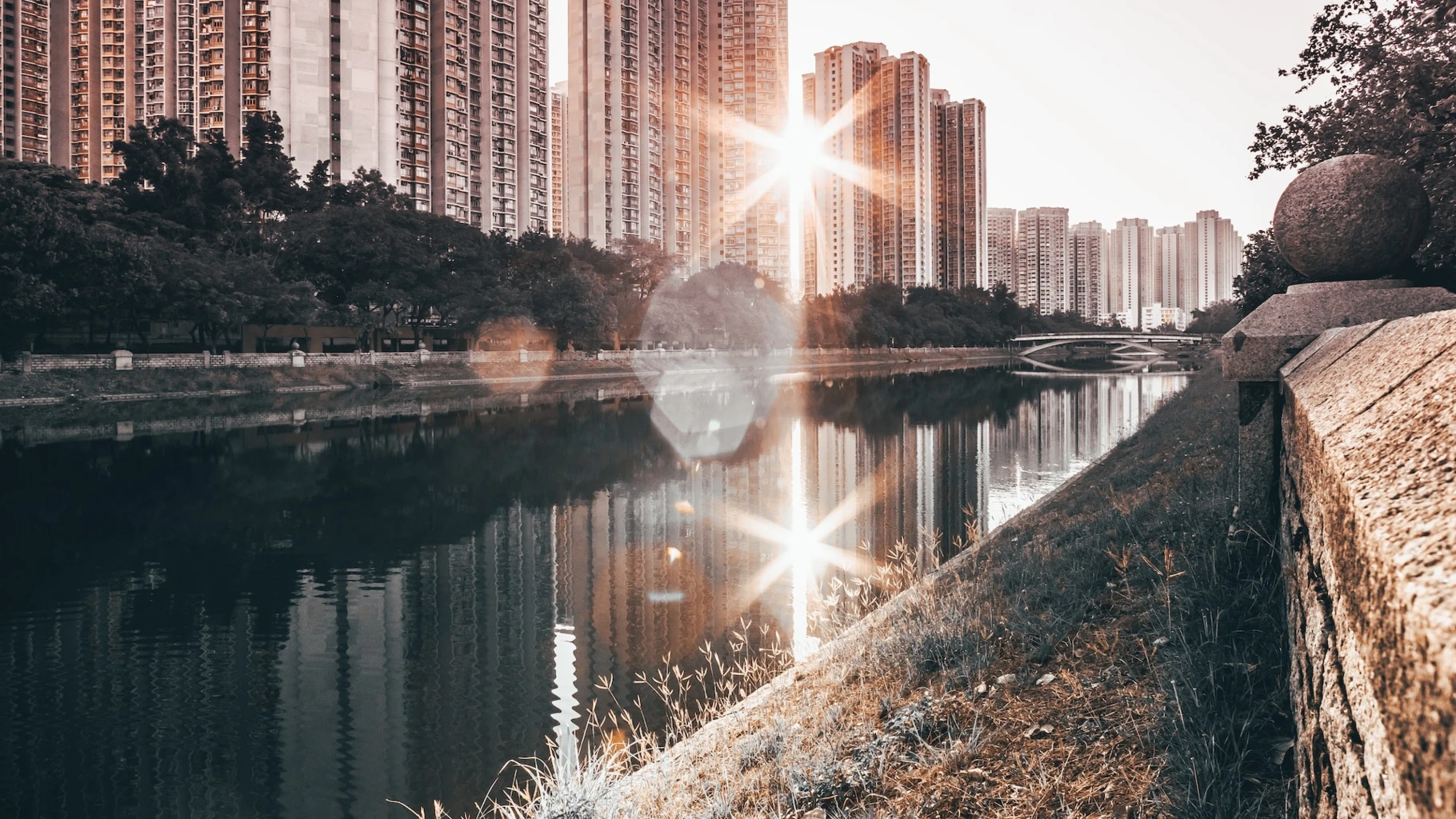 ГИБДД перекрыло реку, чтобы вплавь задержать водителя