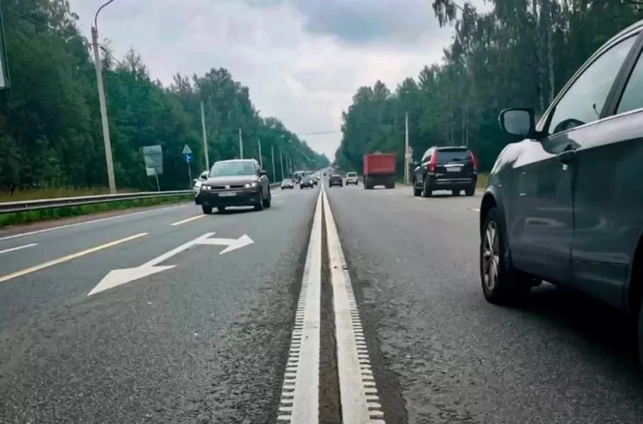 На российских дорогах появилась новая разметка в виде пилы