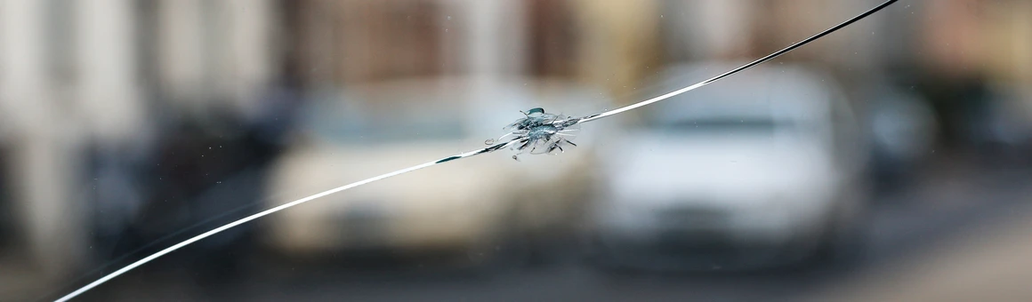 Штраф за трещину на лобовом стекле: когда и сколько