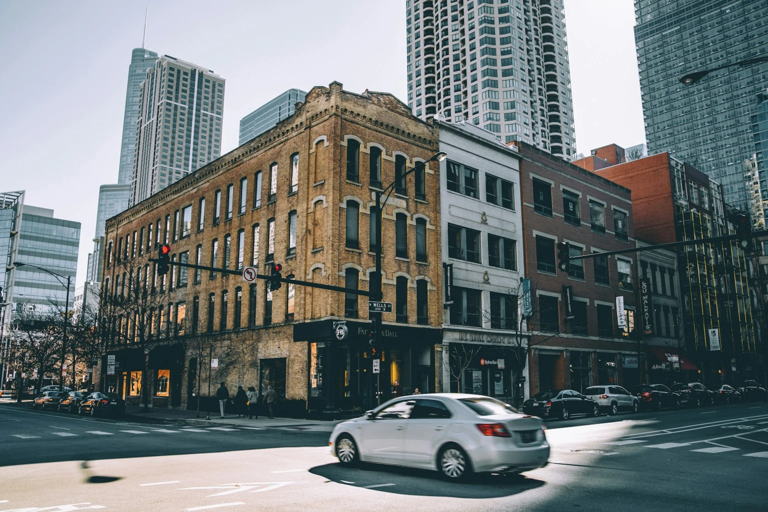 Машины из КНР в России обогнали по цене квартиры