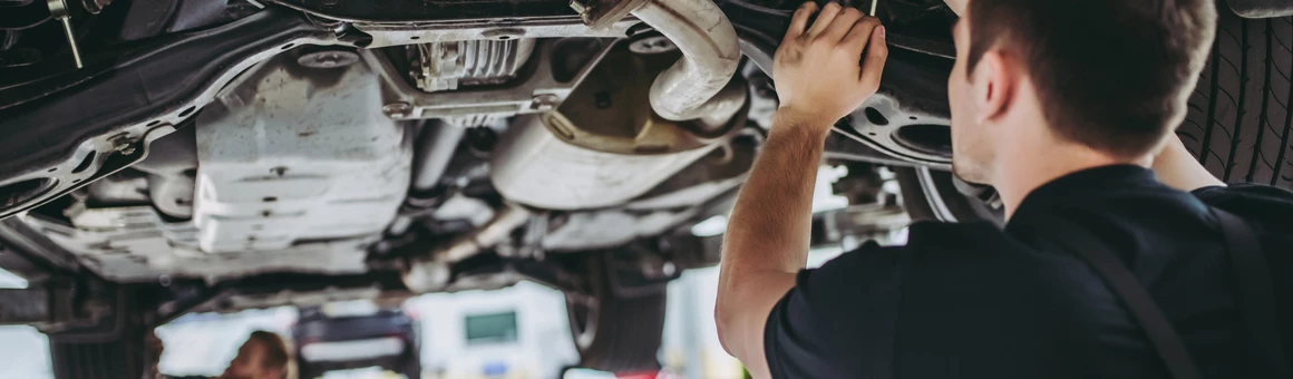 Четверть автосервисов России столкнулась с поддельными запчастями