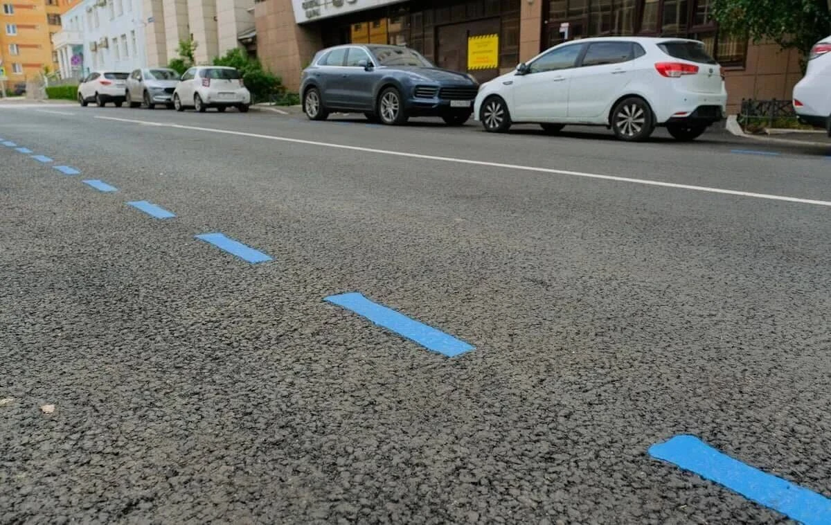 На дорогах Москвы появилась синяя разметка