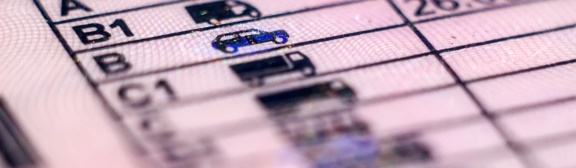 Должникам приостановят действие водительских прав