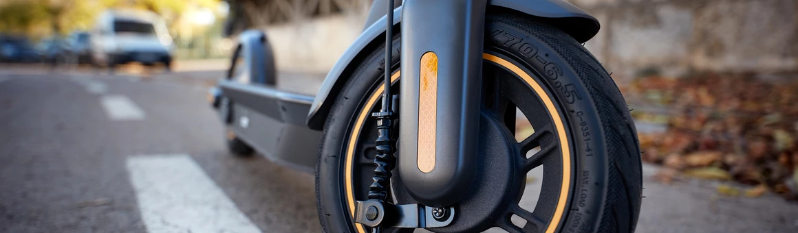 За езду вдвоем на электросамокате будут штрафовать